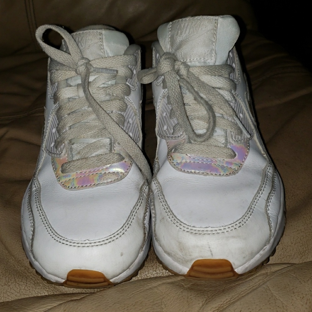 White Nike Air Max